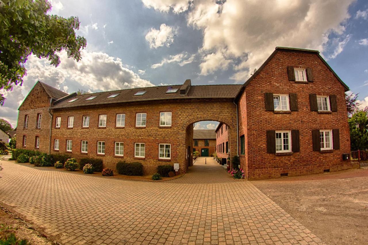 Hotel Landhaus Goddertzhof Erkelenz Esterno foto